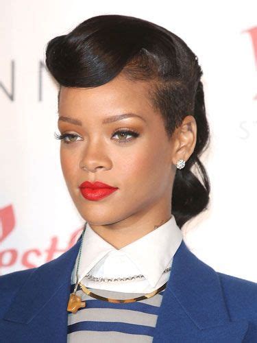 Rihannas 12 Greatest Hair Looks Half Shaved Hair Shaved Side