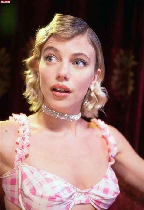 Justina Bustos Nude Pics Pagina