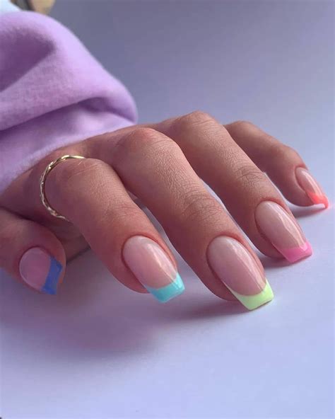 Rainbow Nails Tante Idee Per Sfoggiare Unghie Arcobaleno Trucchi Tv