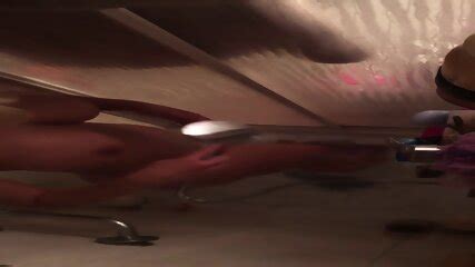 MILF Twerk Et Se Caresse Sous La Douche