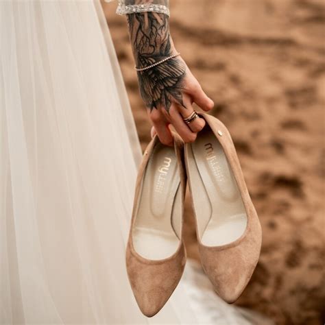 Czółenka w szpic na niskim obcasie nude zamsz multikolor MW569 My Wish