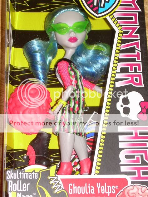 Nib Mattel Monster High Skultimate Roller Maze Skating Zombie Doll