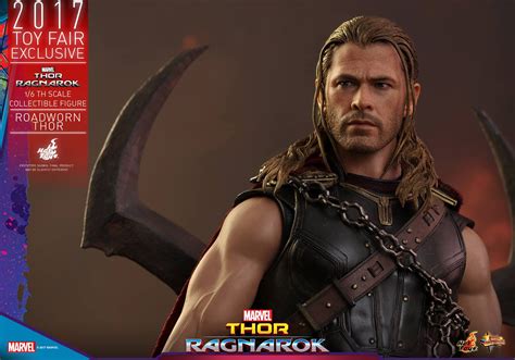 Hot Toys Reveals Roadworn Thor And Gladiator Hulk Thor Ragnarok Action Figures Geektyrant