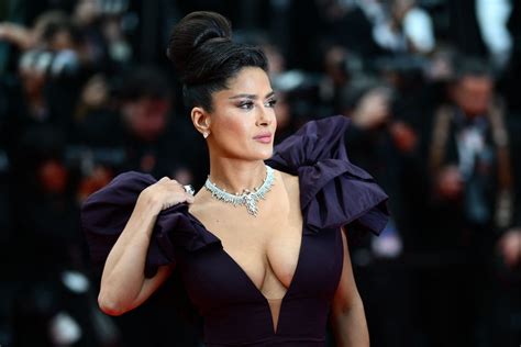 La Nouvelle Photo En Bikini De Salma Hayek Affole Les Internautes La Dh Les Sports