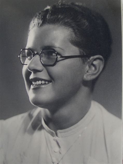 Exiles of Love Lída Merlínová and the World of the Czech Lesbian LGBT Research Community