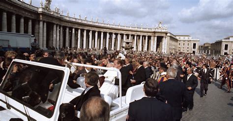 May 13 1981 Pope John Paul Ii Shot In St Peters Square Cbs News
