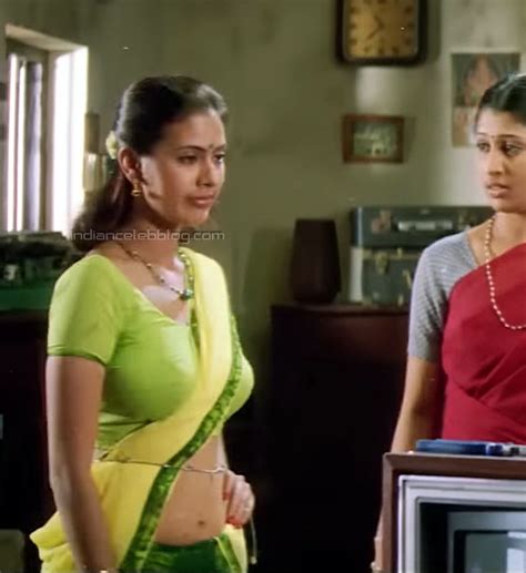 Tejashree Madhurey Tamil Movie Hot Saree Navel Hd Stills