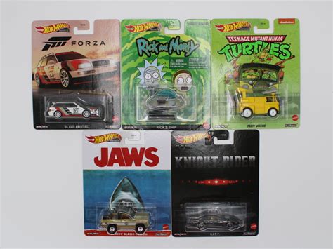 Hot Wheels Replica Entertainment Mix Set Of Vehicles