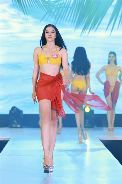 Th Sinh Hoa H U Vi T Nam Th I I N Ng B Ng V I Bikini