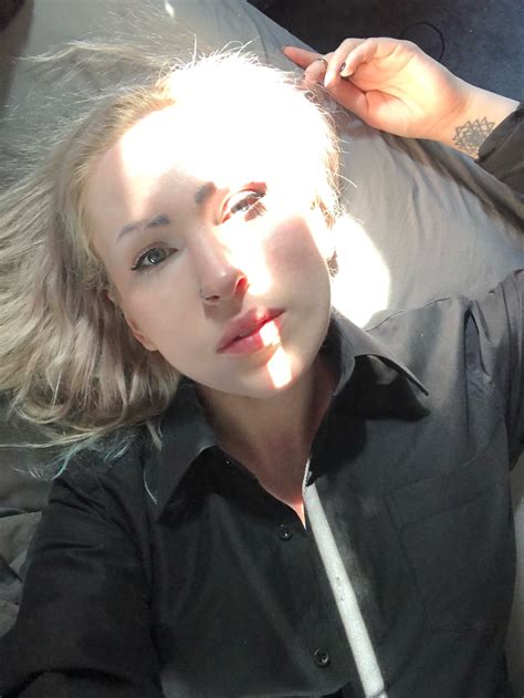 TW Pornstars ꪜꪮꪀᛕꪖ Twitter Sure youd fuck me But would you tenderly undress me and 10