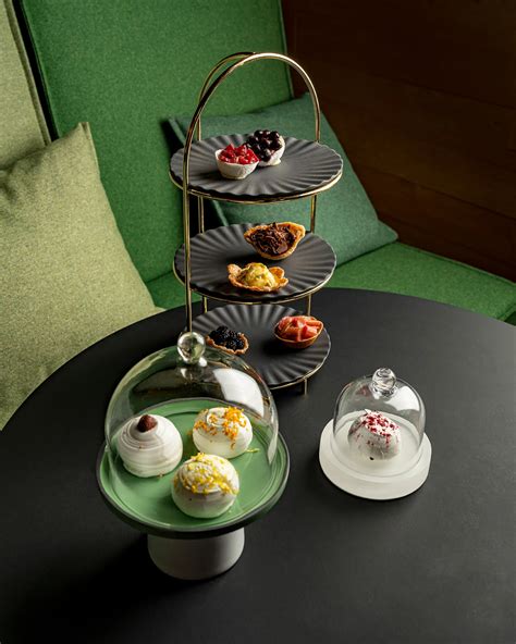 Porcelain or glass carafes made in France by REVOL: water, tea, juice ...