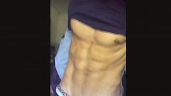 Árabe pollon se hace una pajote en un baño público de un camping Radarsex es XVIDEOS