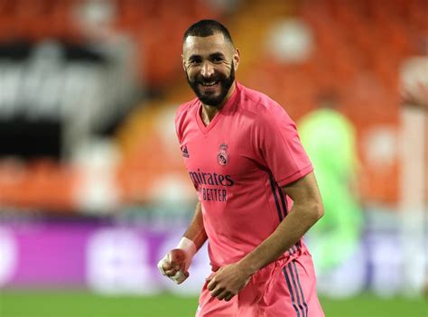 Real Madrid Striker Karim Benzema Could Miss Champions League Clash