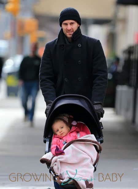 Jason Hoppy and Bryn Hoppy out and about in NYC | Growing Your Baby