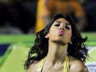 Naked Ale Lomac Added 07 19 2016 By Jaime23