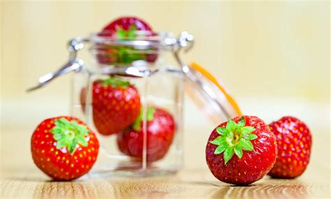 Why Do Strawberries Last Longer In A Glass Jar | Storables