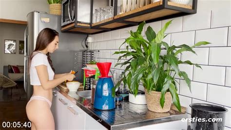 Ersties Sexy Ana Gets All Hot Soapy In The Bathtub Intporn Forums