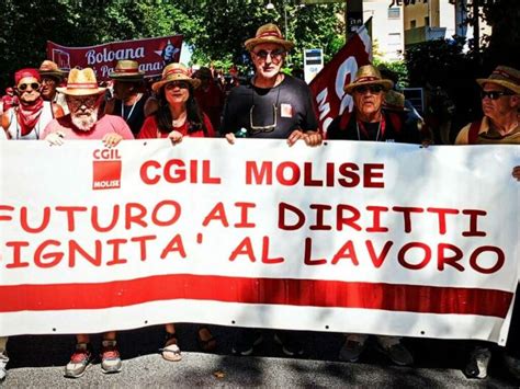 Manifestazione A Latina Dopo Morte Del Bracciante Indiano Presente Anche La Cgil Molise