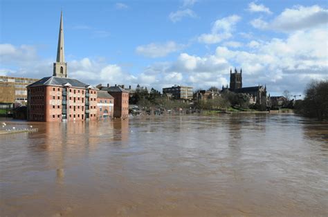 The Flooded River Severn In Worcester Philip Halling Cc By Sa