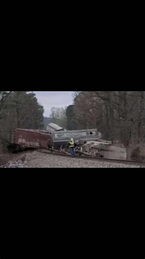 Train Derailment In Alabama - One News Page VIDEO
