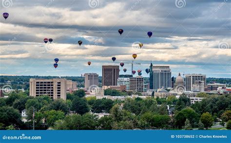 Many Hot Air Ballonns Lift Off Over Boise Idaho Stock Photo Image Of Boise Balloons