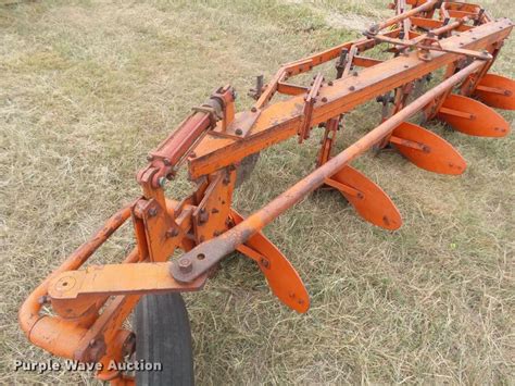 J I Case Moldboard Plow In Spearville Ks Item By9582 Sold Purple Wave