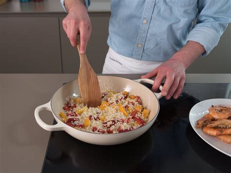 easy seafood paella recipe kitchen stories