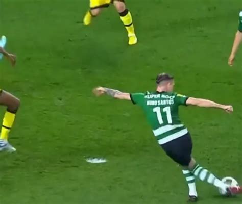 Meia Do Sporting Marca Golaço De Letra E Torcedores Pedem Indicação Ao