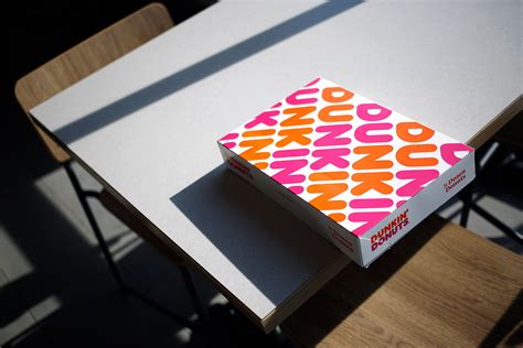 Doos Met Dunkin Donuts Dunkin' Dozen Day Is Finally Here! Get Any 12