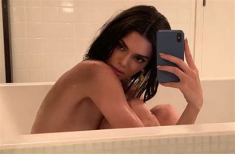 People Think Kendall Jenner Looks Like Michael Jackson In Nude Instagram Post Yahoo Sport
