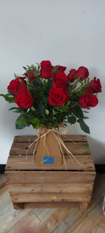 A Dozen Red Roses Buy Online Or Call 01372 456 655