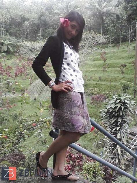 BARE ASIAN HIJAB JILBAB ZB Porn