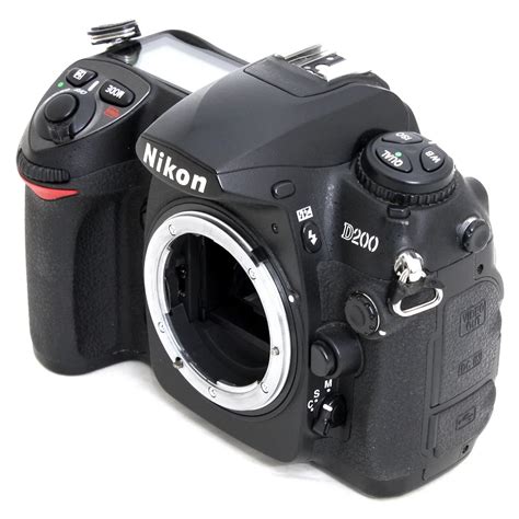 Used Nikon D200 Slr Camera Body With Nikon D200 Field Guide Book Sn