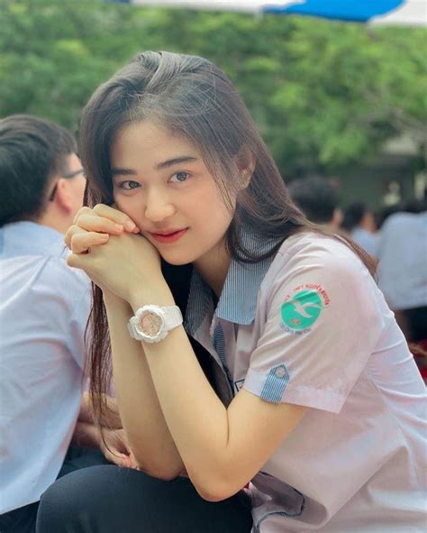 Loạt hot girl X diện đồng phục chuẩn nữ chính thanh xuân vườn trường Titanic Nơi mọi thứ