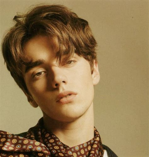 Chàng hot boy siêu đẹp trai khiến chị em thổn thức đứng ngồi không yên