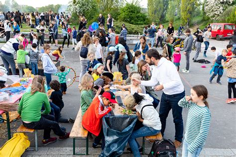 Friedvolle Walpurgisnacht 30 04 Im Mauerpark