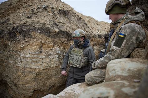 Ukrainian President Makes Another Trip to Front Line as US Provides ...