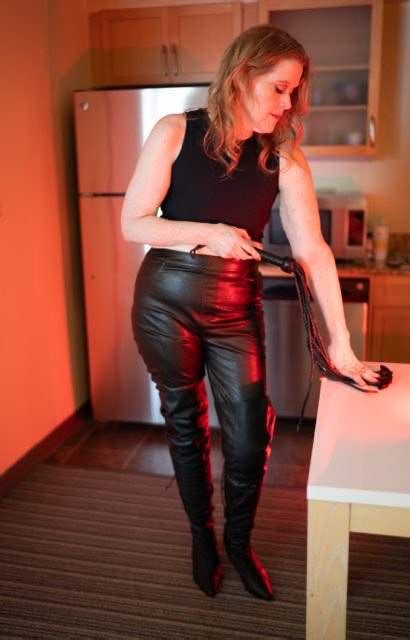 Mature Cougar Anita Visiting Indianapolis Nov Th Thru Dec Skip The Games