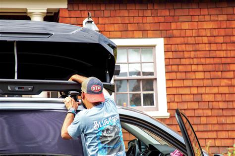 Installing a Rooftop Cargo Carrier on a VW Tiguan Was Way Easier than