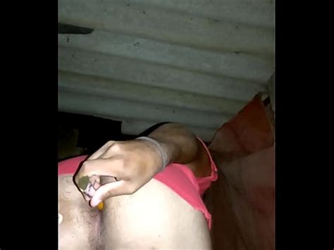 Me masturbo en el baño XVIDEOS
