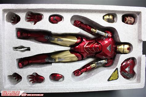 玩具影音 Hot Toys復仇者聯盟 鐵甲奇俠Iron Man Mark 6 合金版 1 6人偶開箱 Toys Zone D 玩具兄弟 Figures Price List