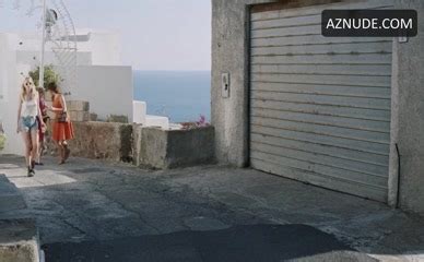 Dakota Johnson St Vincent Underwear Lesbian Scene In The Nowhere Inn AZNude