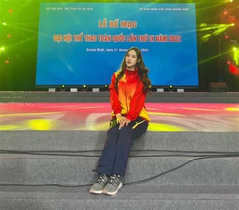 Hot girl nhảy cầu Việt nhún nhảy với trọng tài SEA Games khiến dân mạng ngã ngửa vì nhan sắc