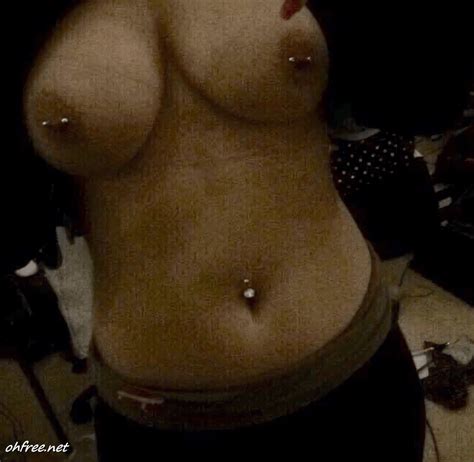 Twitch Streamer Shows Tits