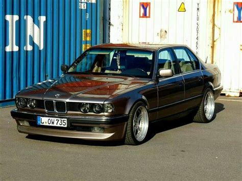 BMW E32 - A Classic Beauty