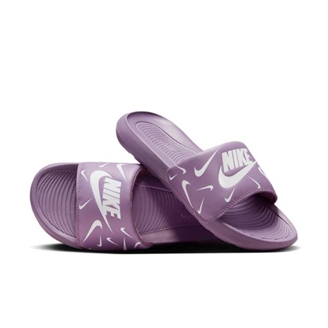 Ripley SANDALIAS MUJER NIKE MORADO VICTORI ONE SLIDE PRINT