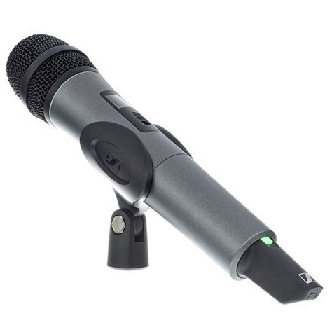 Sennheiser XSW 1-825 B-Band Vocal Set – United States