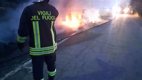 Incendio Nell Isola Ecologica Di Pontestura