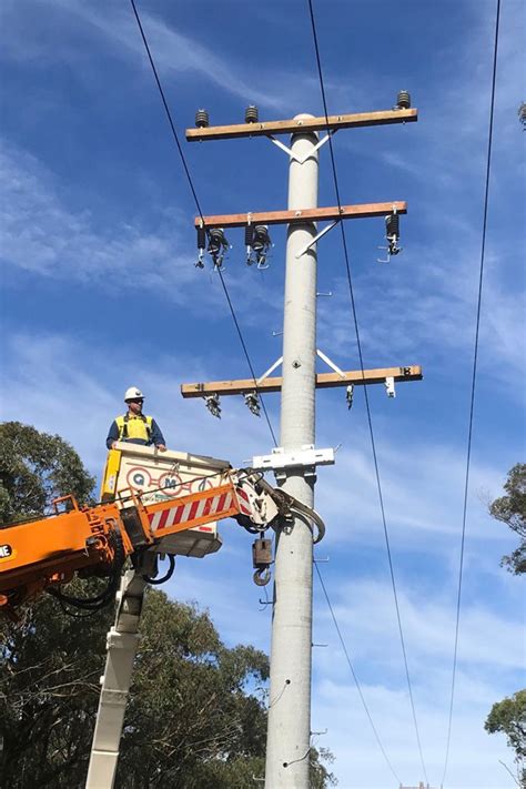 how much to get a power pole installed