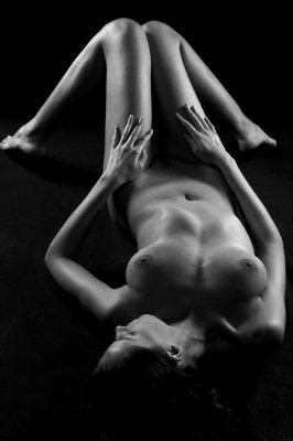 Naked Estelle Desanges Added By Hattilah